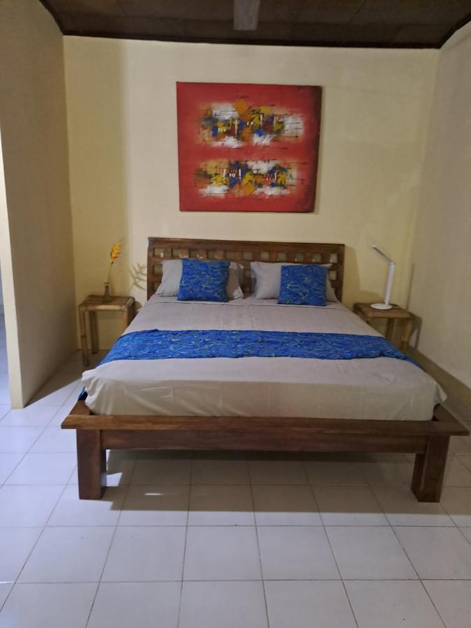 Shalana Homestay- Formerly Teka Teki House سمينياك المظهر الخارجي الصورة