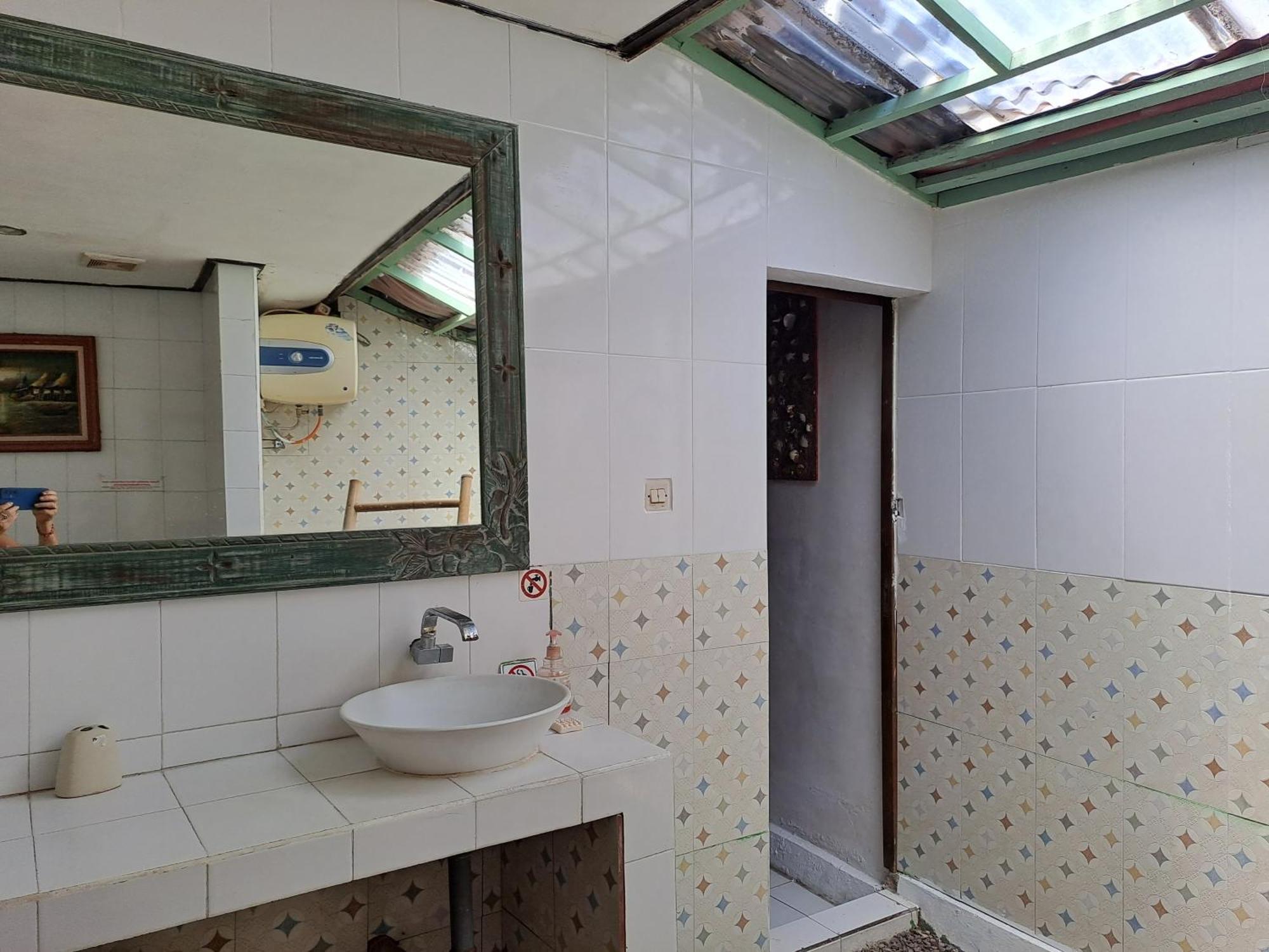 Shalana Homestay- Formerly Teka Teki House سمينياك المظهر الخارجي الصورة