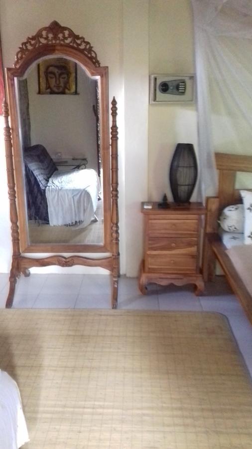 Shalana Homestay- Formerly Teka Teki House سمينياك المظهر الخارجي الصورة