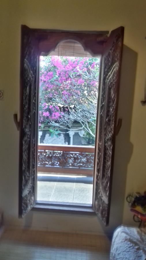 Shalana Homestay- Formerly Teka Teki House سمينياك المظهر الخارجي الصورة