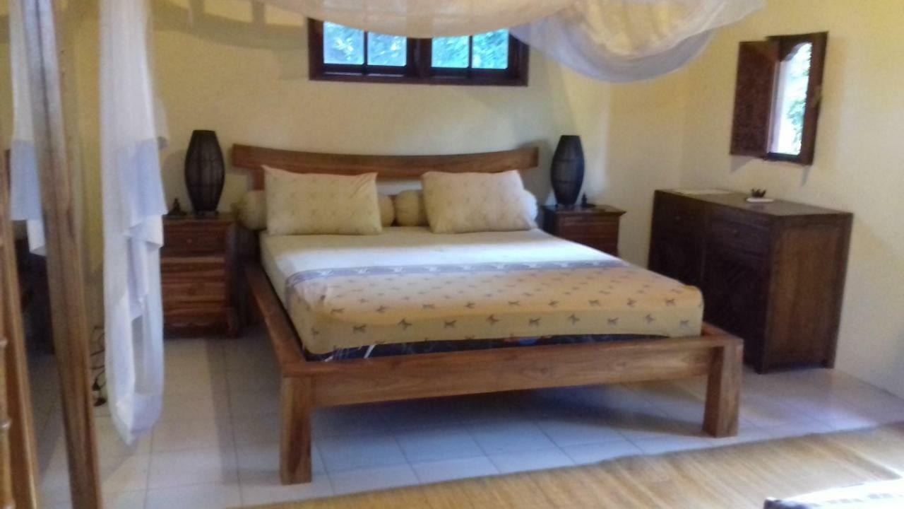 Shalana Homestay- Formerly Teka Teki House سمينياك المظهر الخارجي الصورة